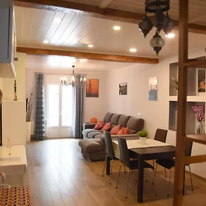 Piso En Calle Peatonal Con Garaje Privado Apartamento